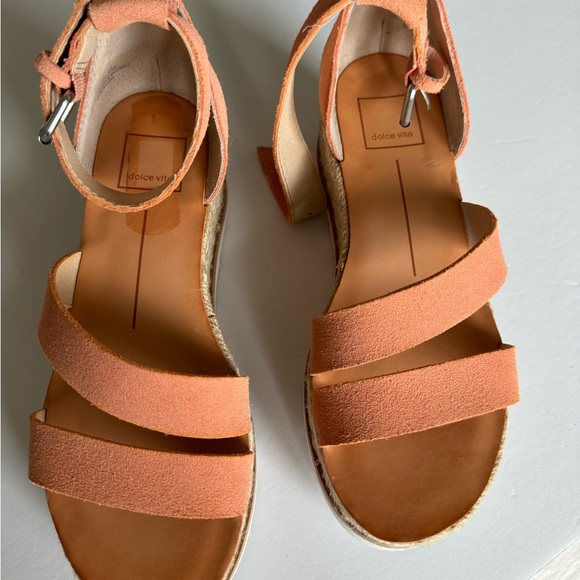 Dolce Vita Platform Wedges, 6, Peach colored Suede, Buckle Strap, NWOT - Picture 3 of 7